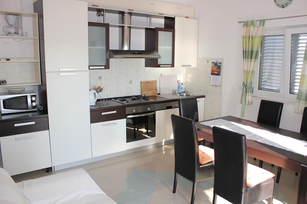 Apartments 4 Dolphins Rogoznica  Habitación foto